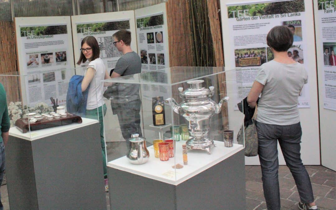 Einladung zur Südwind-Ausstellung „Tee – Aufguss mit Genuss“ im Botanischen Garten Innsbruck, 19.9.-21.10.2022