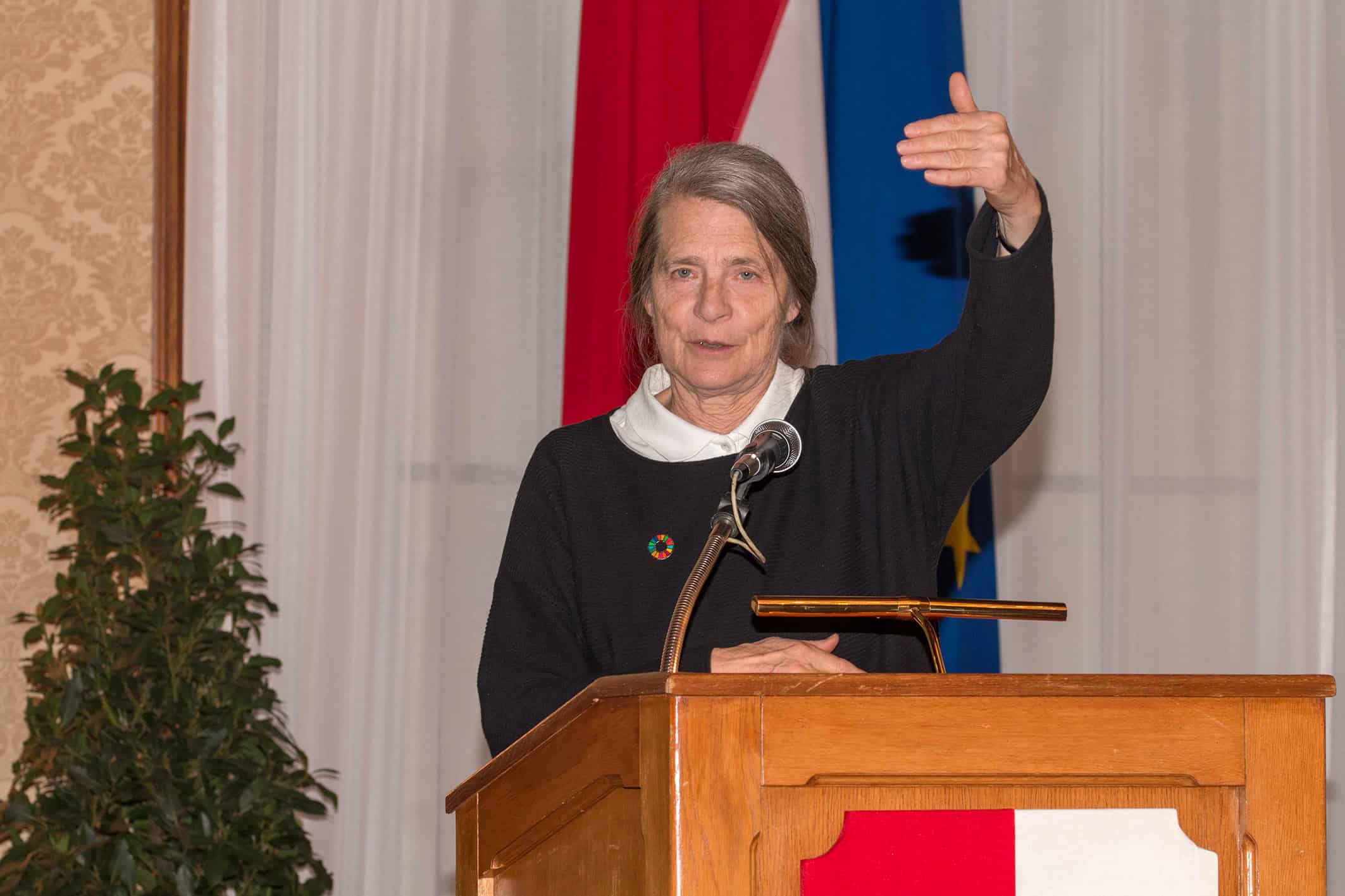 Klimaforscherin Helga Kromp-Kolb hält einen Vortrag im Wiener Rathaus bei der EZA-Tagung der Stadt Wien 2023, organisiert von Südwind